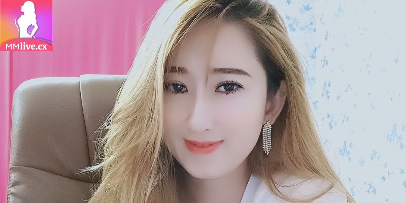 Ái Ngọc đang là một nữ streamer nổi tiếng tại MMlive