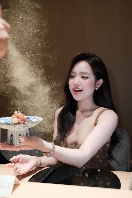 Hotgirl từng lập gia đình năm 19 tuổi và có 2 con.